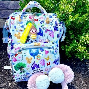 Disney Backpacks! In white or cream with character keychain included. 💙